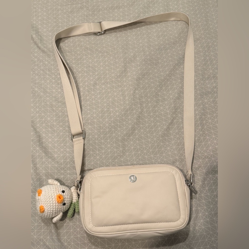 Lululemon Crossbody Camera Bag 2L